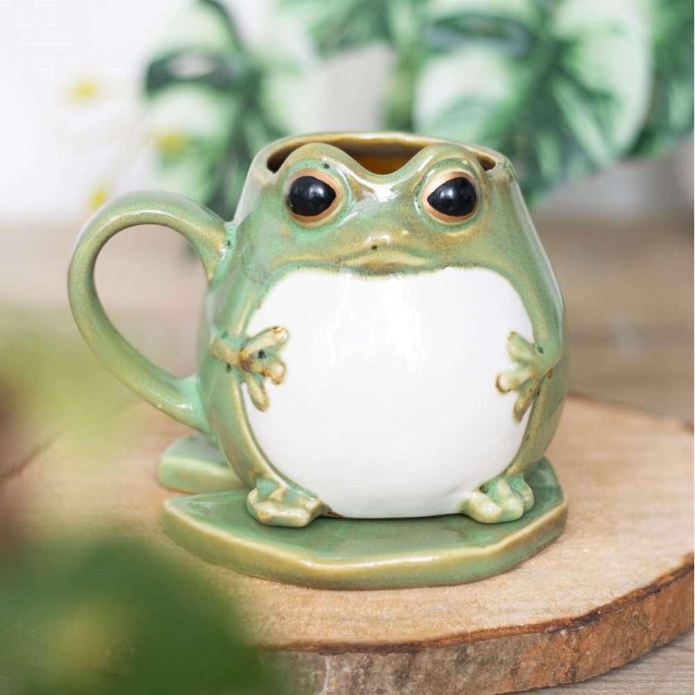 Something Different - Frog Shaped Mug and Lily Pad Saucer Tasse und Untertasse - Grün